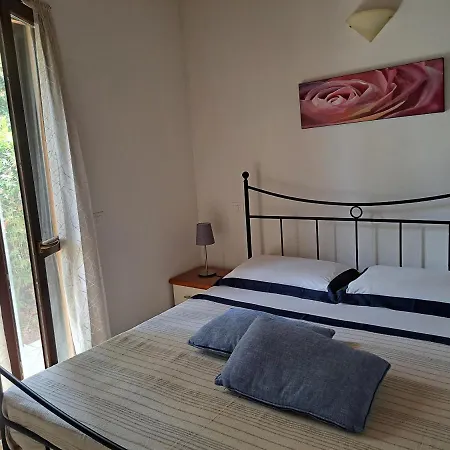 Pia Apartment Contignano