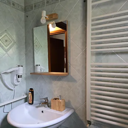 Pia Apartment Contignano